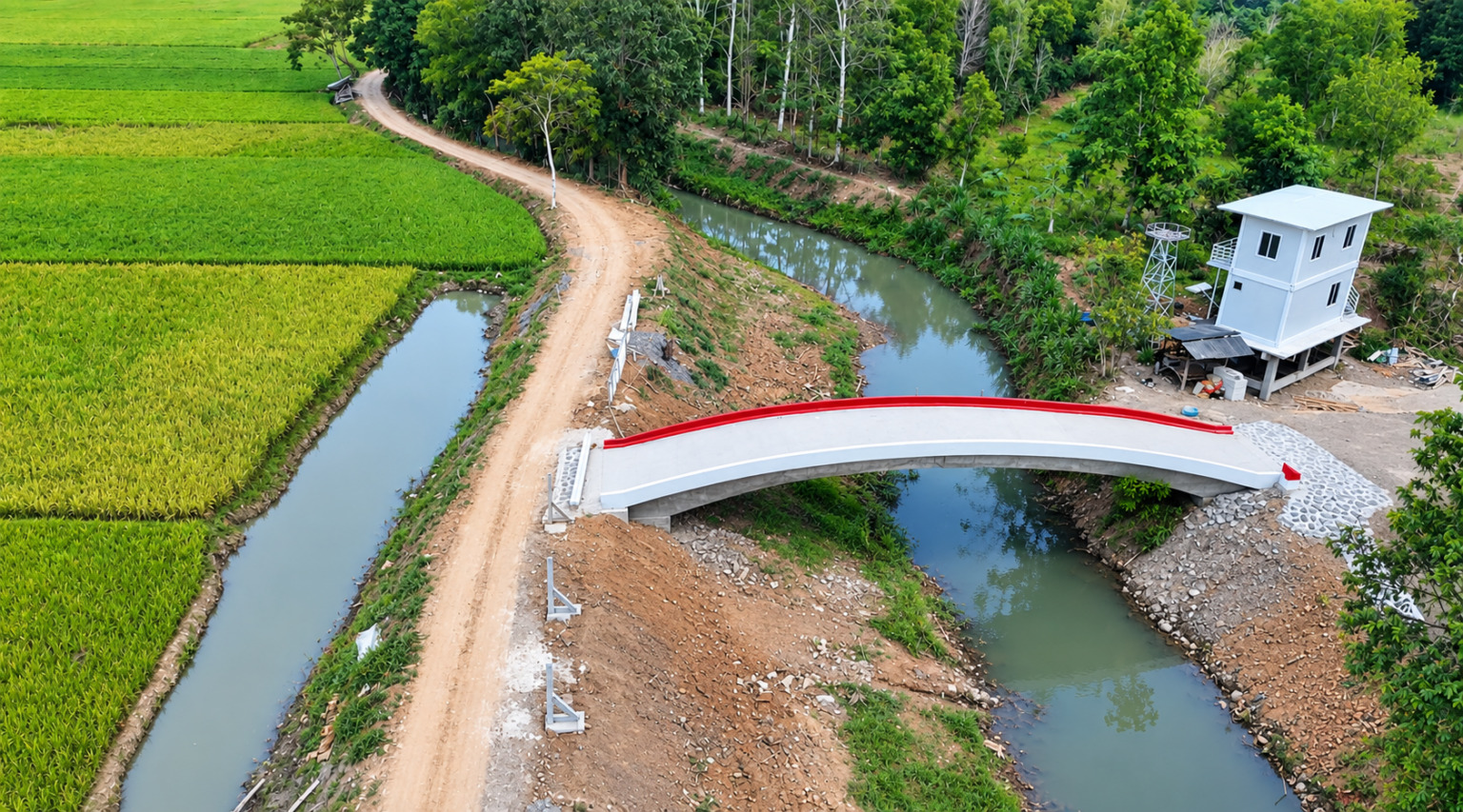 PROSES PEMBUATAN JEMBATAN LENGKUNG DESA WAYKAMBAS-LAMPUNG TIMUR